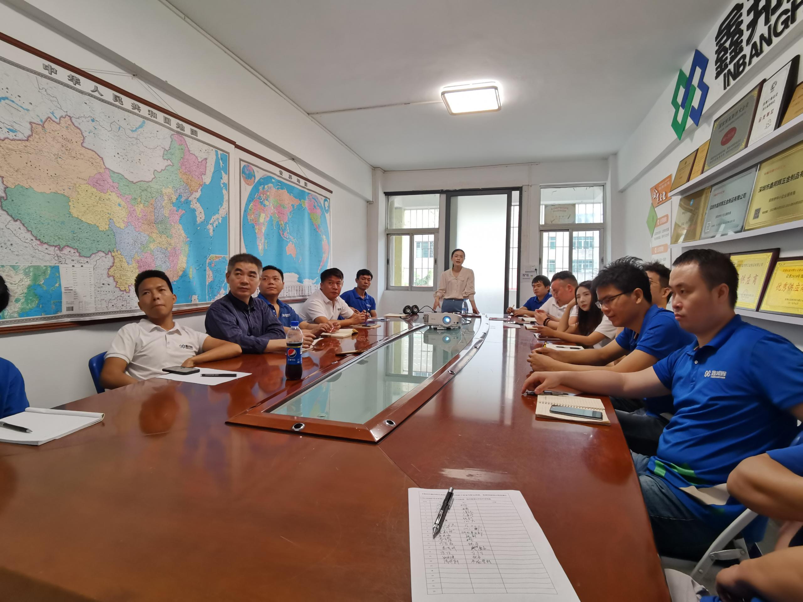 《鑫邦輝組織員工代表參加生產(chǎn)安全、職業(yè)病防范、急救課程》